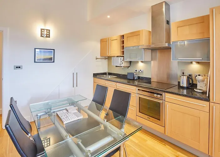 Host & Stay - 15 Easby Hall